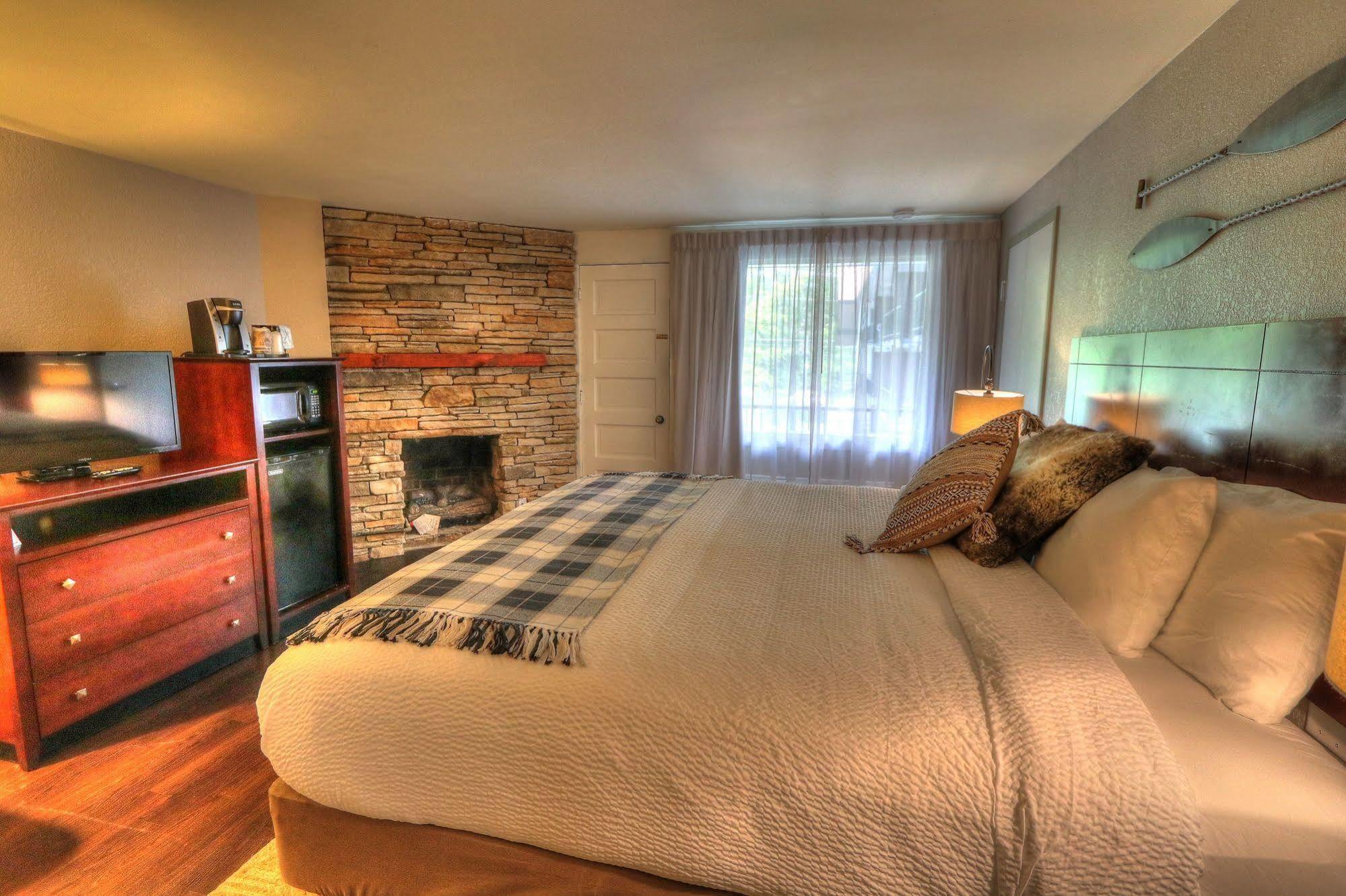 River Edge Hotel